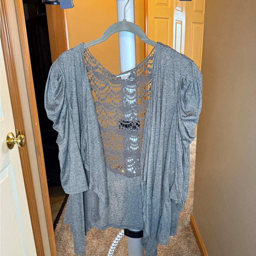 *Gray Open-Front Cardigan with Lace Back and Ruched Sleeves